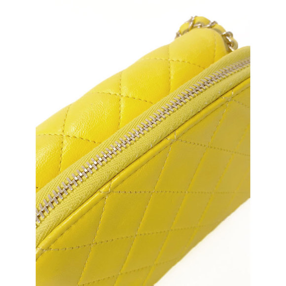 Chanel Matelasse Chain Mini Leather Pouch - Picture 9 of 9